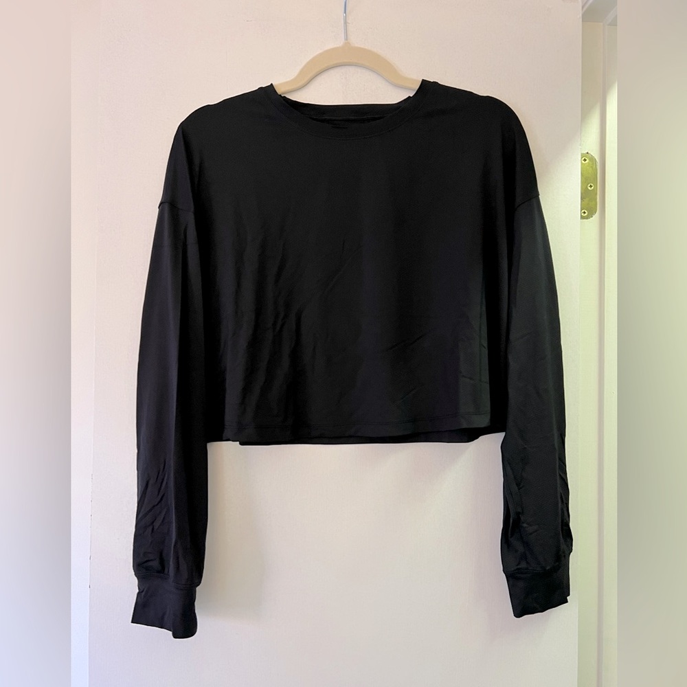 Lululemon Black Muscle Love Cropped Long Sleeve Shirt